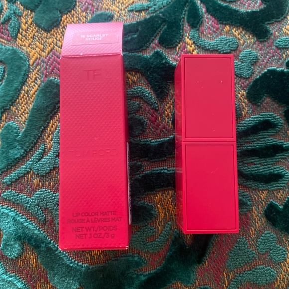 Tom Ford Lip Color Matte - Scarlet Rouge - Picture 4 of 7